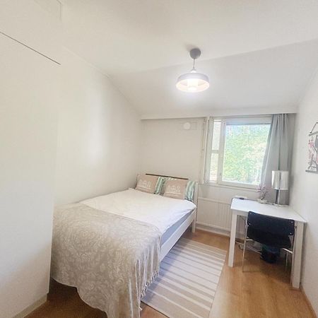 Private Rooms Near Metro, Free Parking,Direct Bus From Airport ヘルシンキ エクステリア 写真