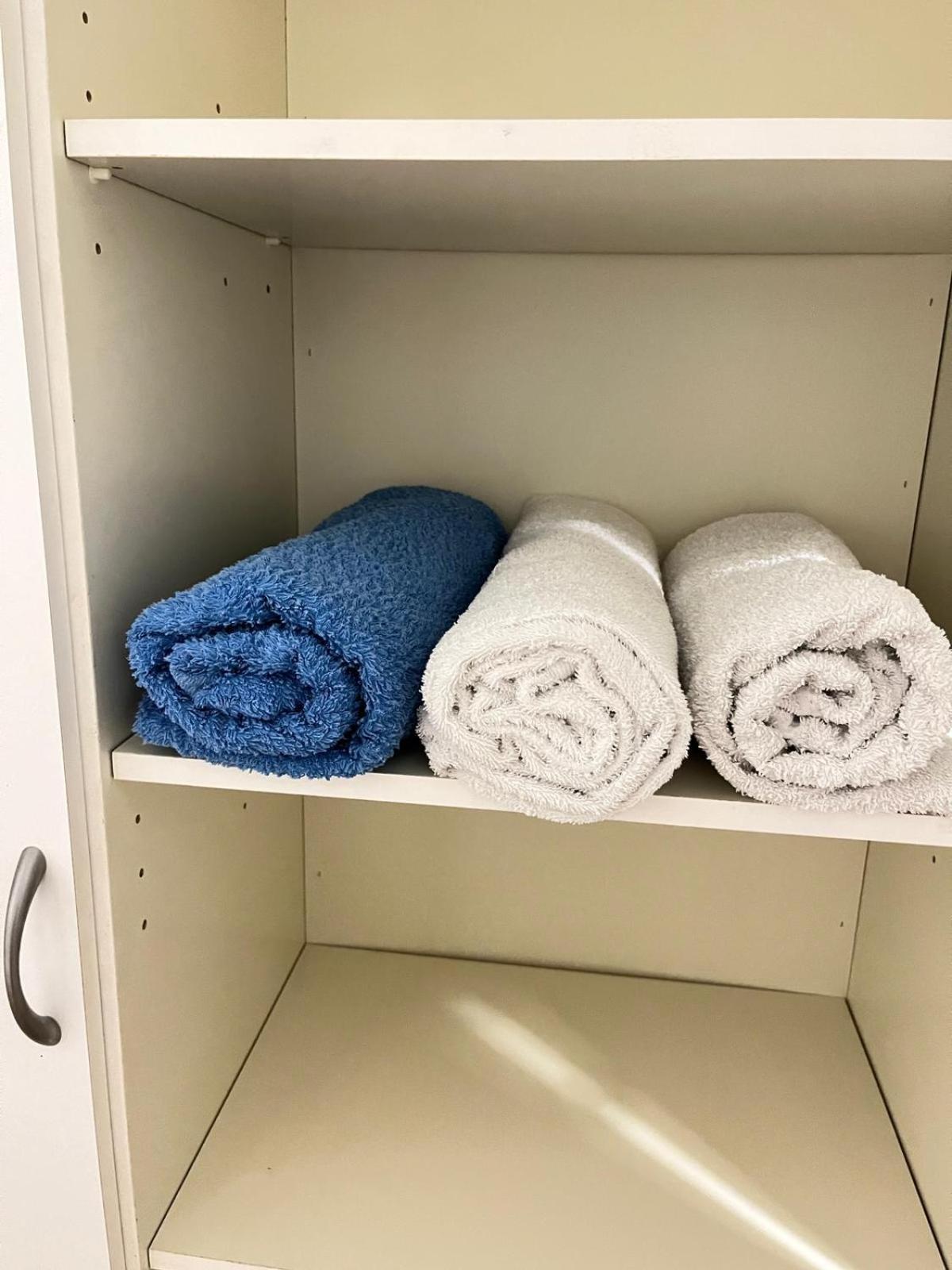 Private Rooms Near Metro, Free Parking,Direct Bus From Airport ヘルシンキ エクステリア 写真