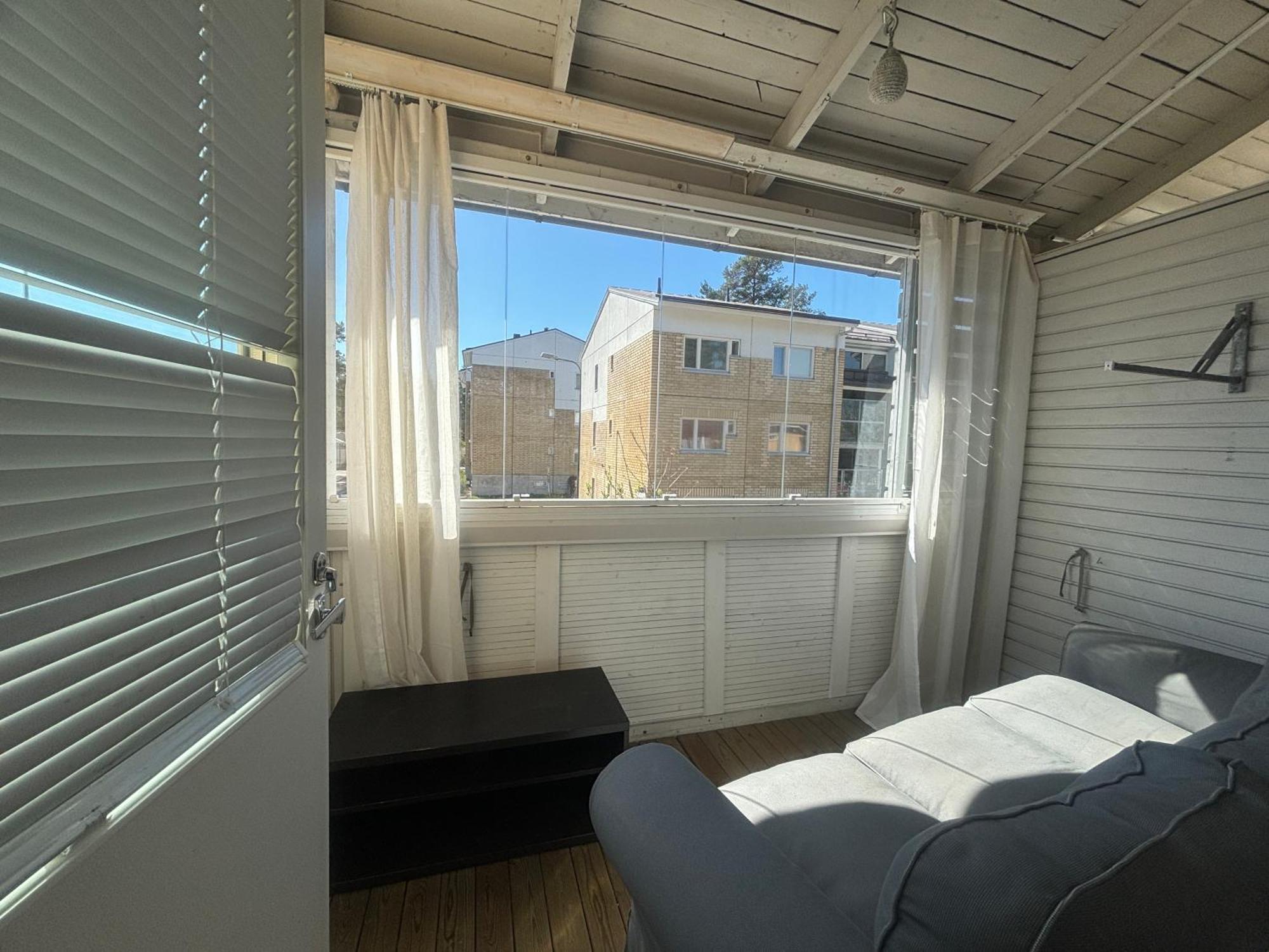 Private Rooms Near Metro, Free Parking,Direct Bus From Airport ヘルシンキ エクステリア 写真